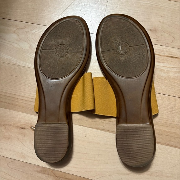Italian Shoemakers Brown and Yellow T-strap Sandals - Picture 5 of 6